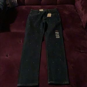 Cute pants too small for me